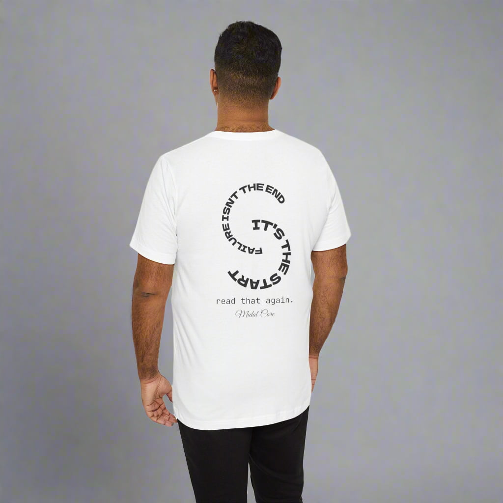 Back view of man in white motivational tee – Midalcore energy